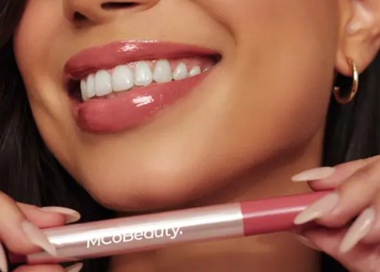 MCoBeauty Glow Lip Plump 4-in-1 Treatment Oil Amelia Berry Mauve
