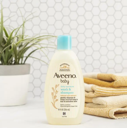 Aveeno Baby Daily Moisture Lightly Scented Wash & Shampoo 236mL